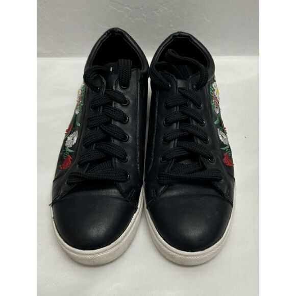 Steve Madden Sz 8 Marcelo Black Faux Leather Embroidered Beaded Boho Sneakers - Picture 1 of 6